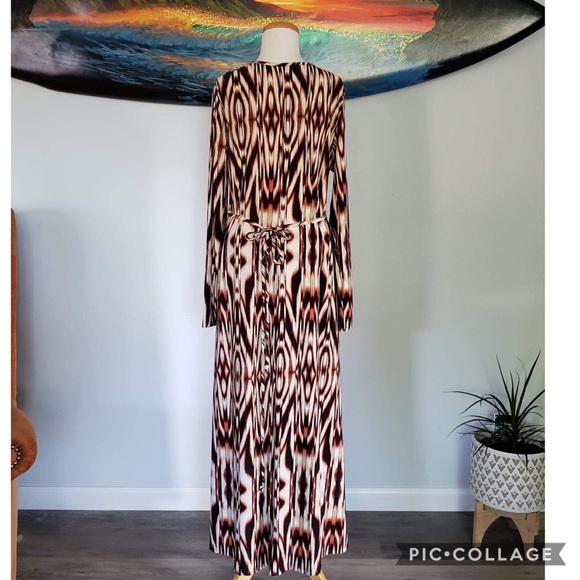 Beautiful Dress - Picture 2 of 8